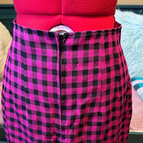Vintage 80s or 90s Pink and Black Checkered Women's pencil Skirt - Picture 2 of 10